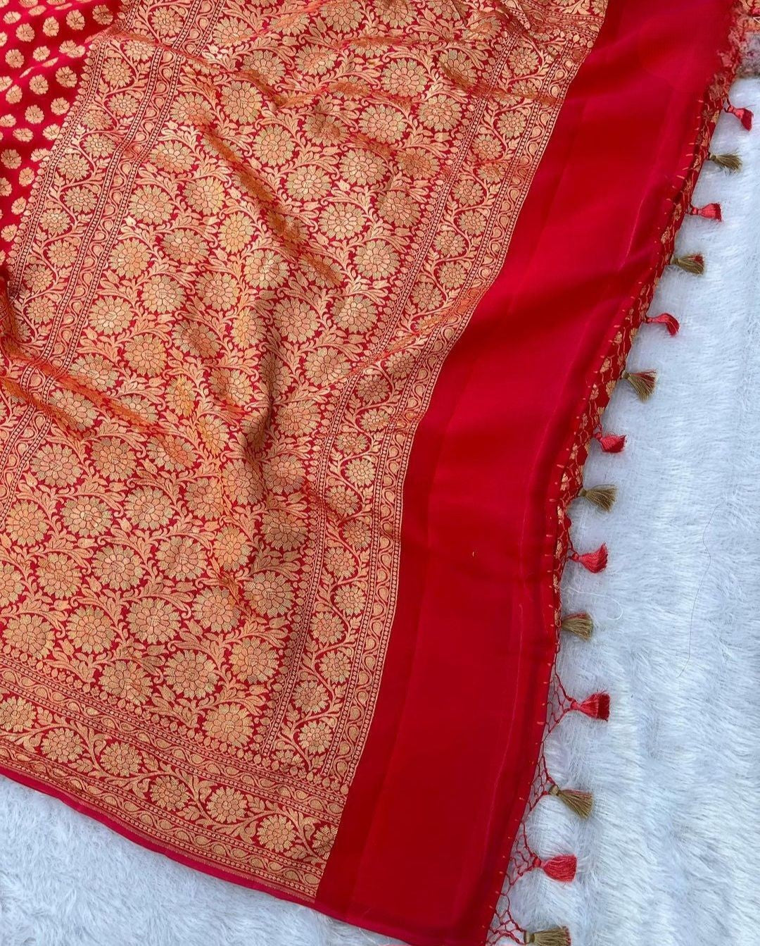 Khaddi Georgette Banarasi Saree - Gold zari