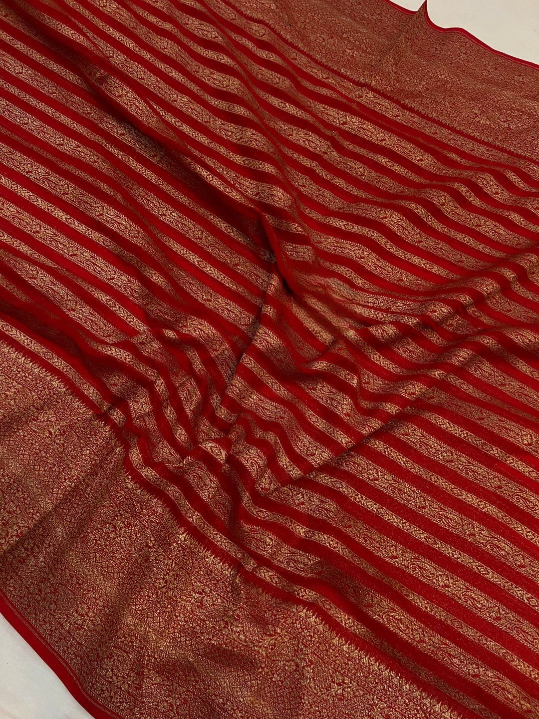 Khaddi Georgette Banarasi Saree - Antique zari
