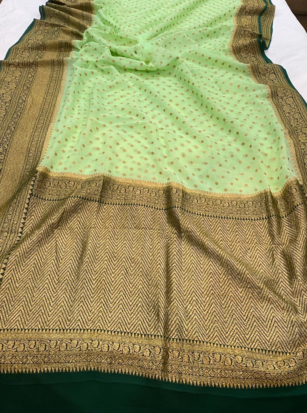 Khaddi Georgette Banarasi Saree - Antique zari