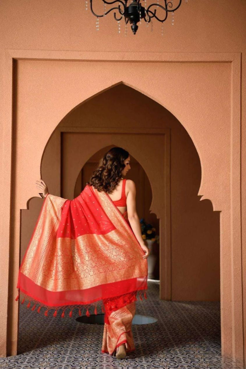 Khaddi Georgette Banarasi Saree - Gold zari