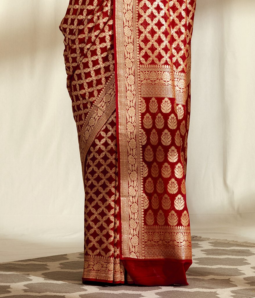Khaddi Georgette Banarasi Saree - Gold zari