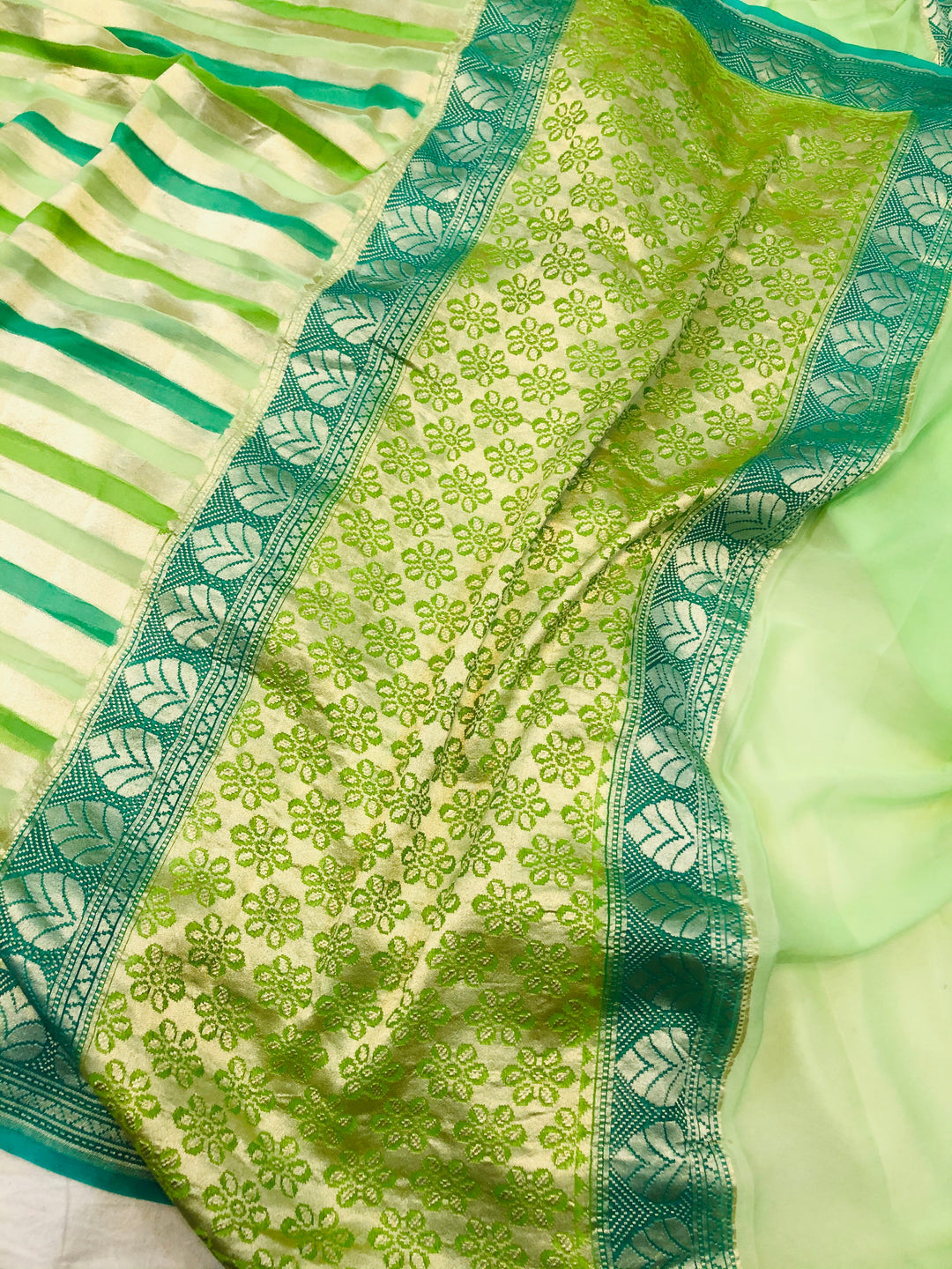 Khaddi Georgette Handloom Banarasi Saree