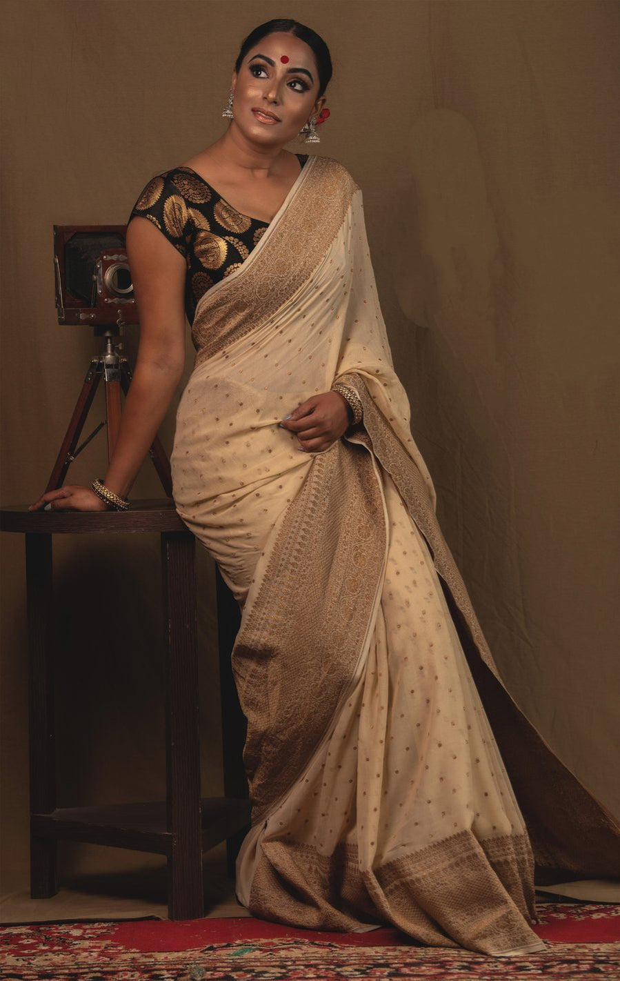 Khaddi Georgette Banarasi Saree - Antique zari