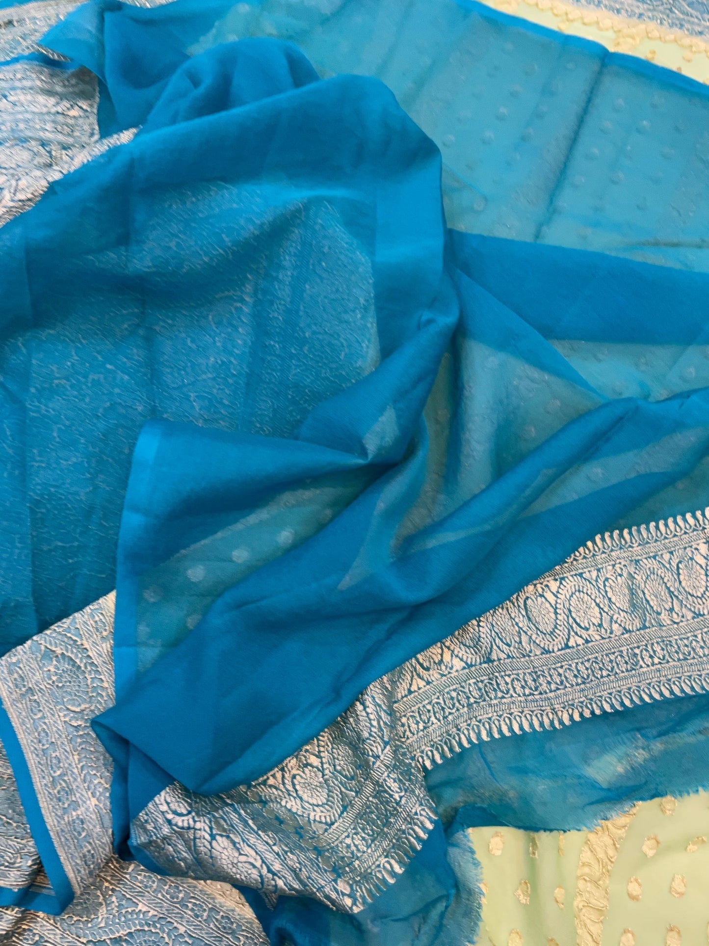 Khaddi Georgette Banarasi Saree - Gold zari