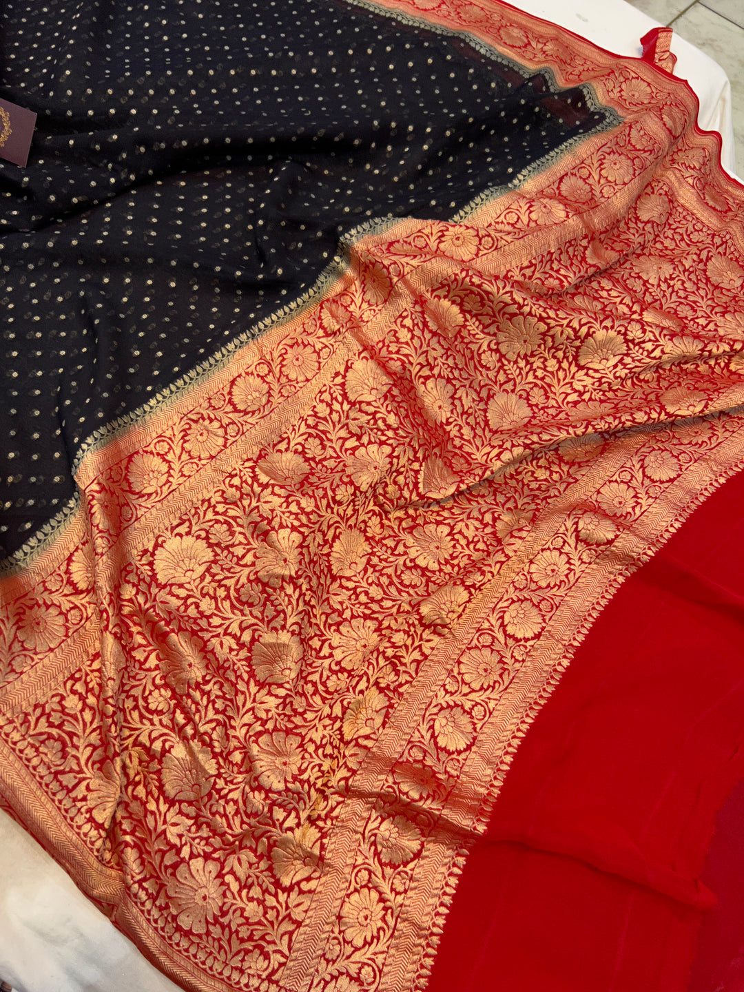 Khaddi Georgette Banarasi Saree - Gold zari