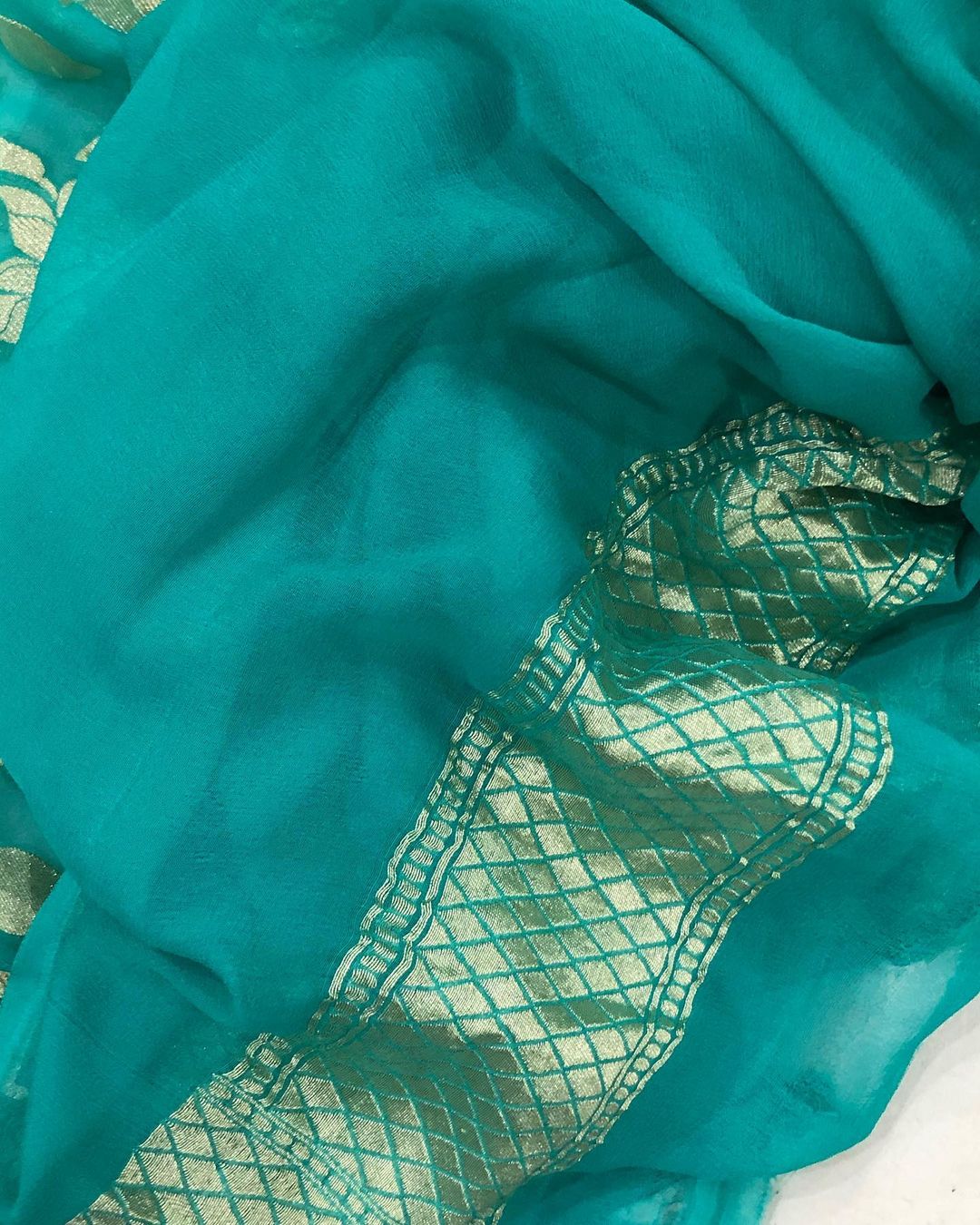 Khaddi Georgette Handloom Banarasi Saree